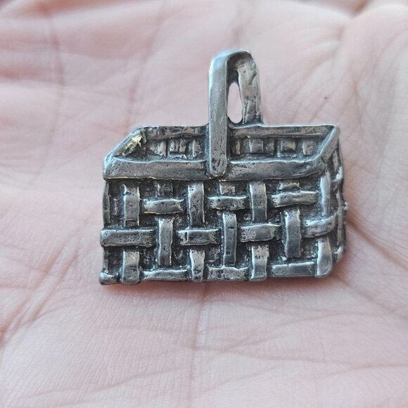 Barker Pin Genuine USA Pewter Brooch Pin Made in USA Pewterberries New With tag - Picture 3 of 12